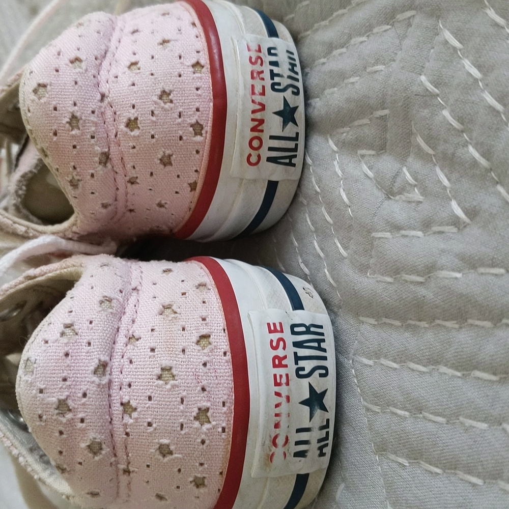 Girls Converse - Picture 2 of 5